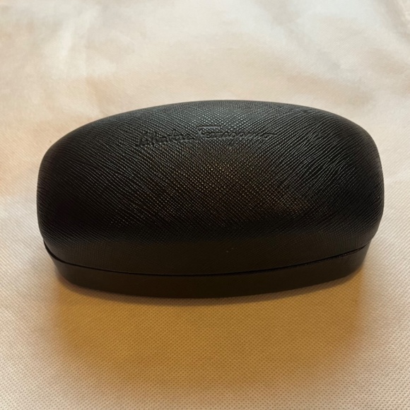 Salvatore Ferragamo Sunglasses Case With Cleaning Cloth Black Hard Oversized NEW - Picture 2 of 7